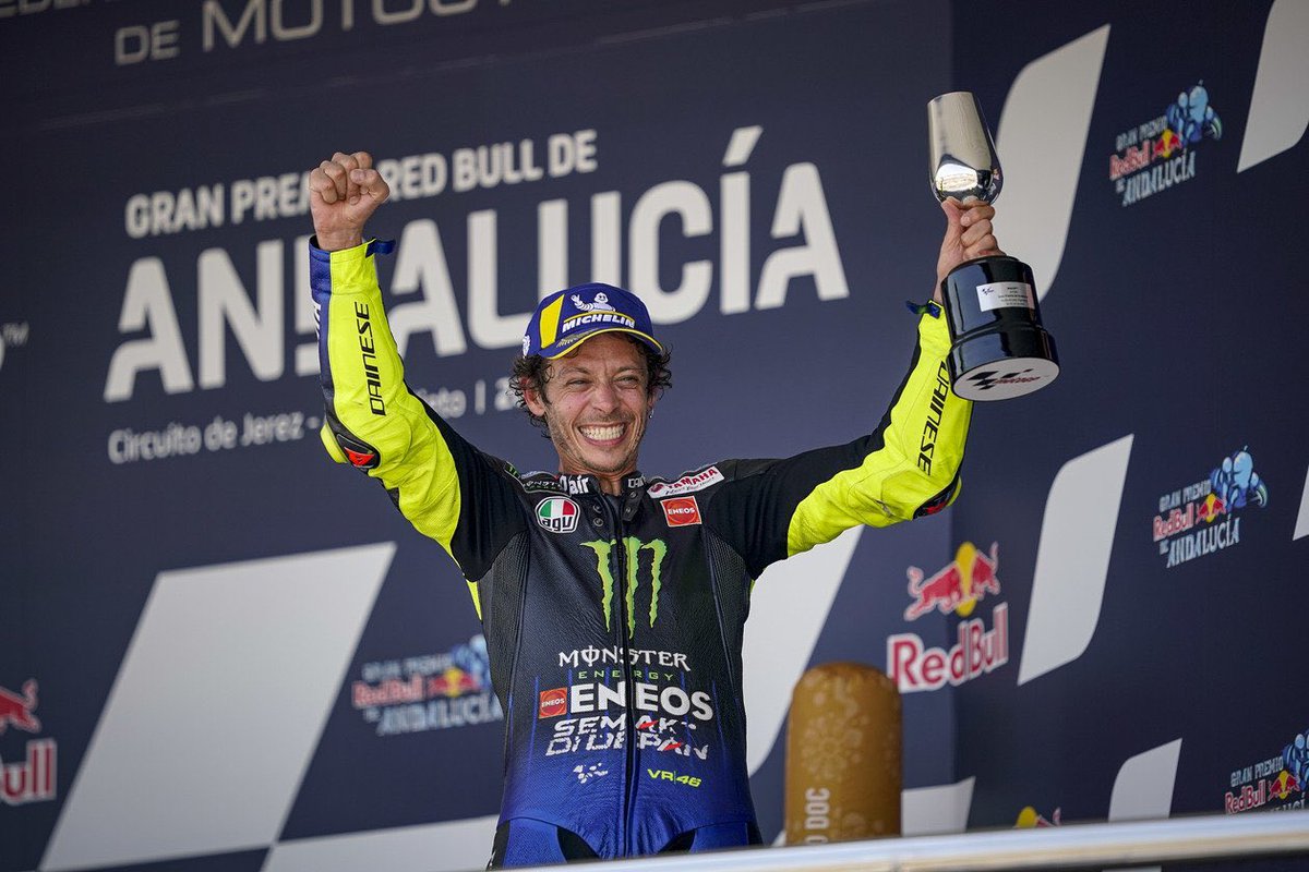 Enduro_murcia's tweet photo. Tiene más cara de entusiasmo que un quinceañero. Retirarse? Quién quiere retirarse de algo que te da esa felicidad...💛 https://t.co/jfos5cAVbY
