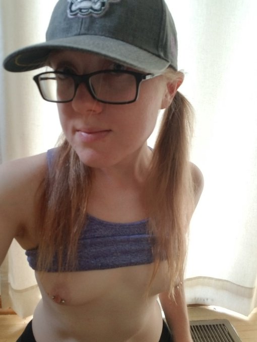 #nsfw yay game day. https://t.co/QGviQgcbMD<a href="/tag/nsfw"class="tags">#nsfw</a>