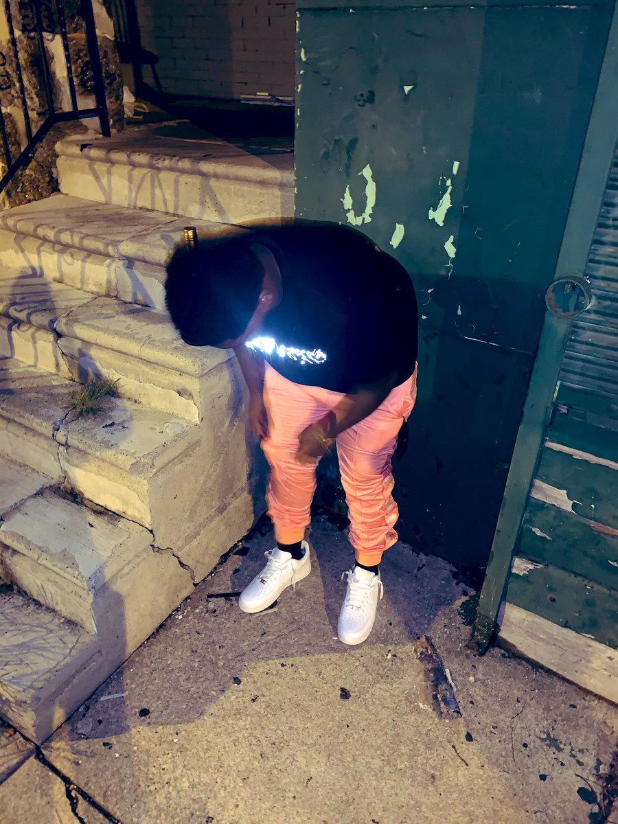 judahhim's tweet photo. Why the need attend to leave, when you need em most 🖕🏾🧡 https://t.co/q8tAqDxhyY