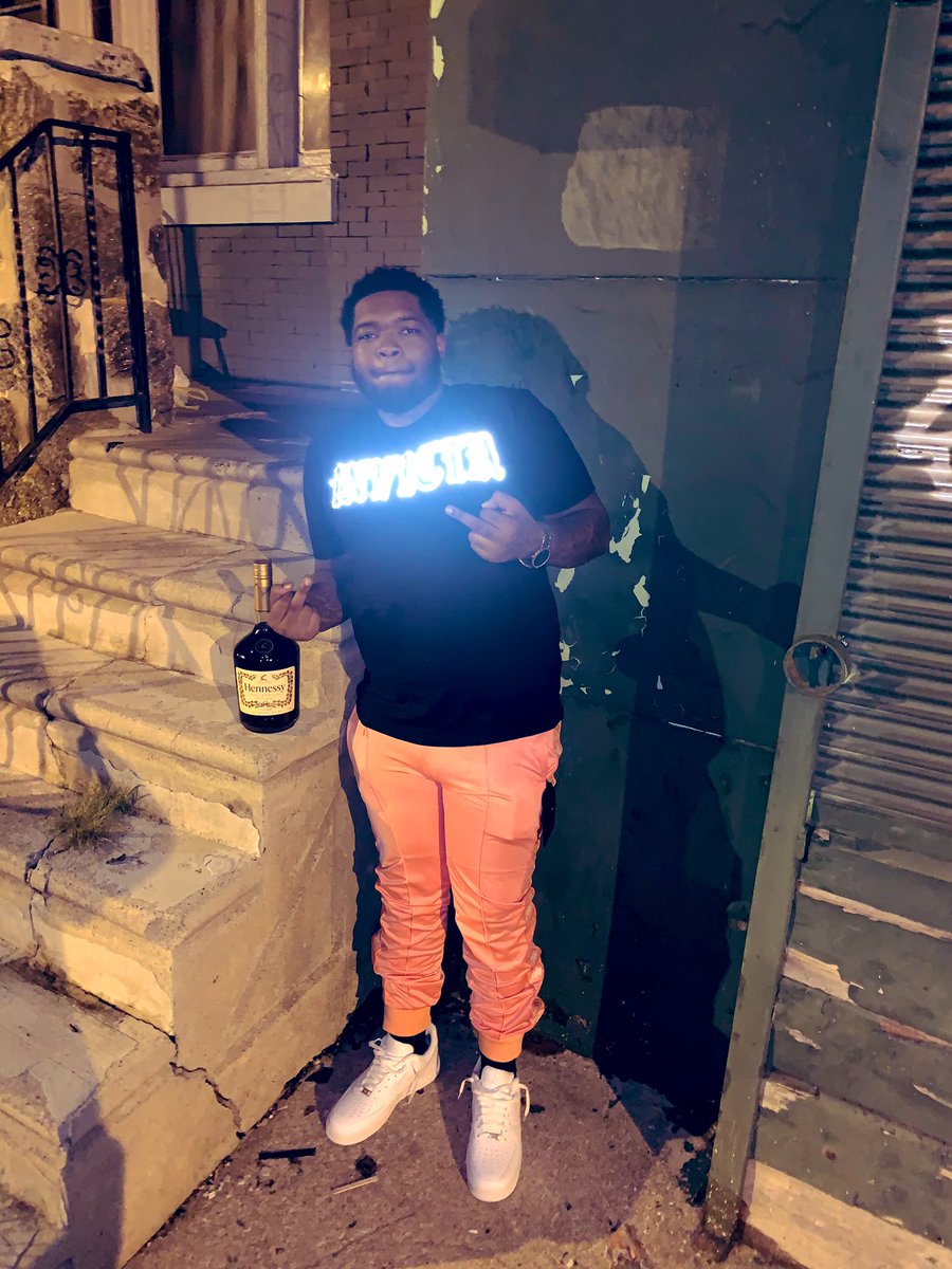 judahhim's tweet photo. Why the need attend to leave, when you need em most 🖕🏾🧡 https://t.co/q8tAqDxhyY