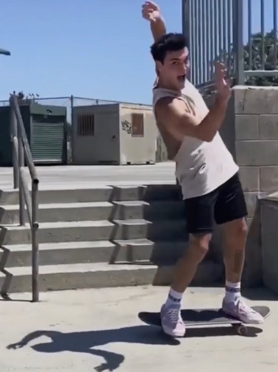 cheryldosal's tweet image. Same energy. 🐢 @EthanDolan