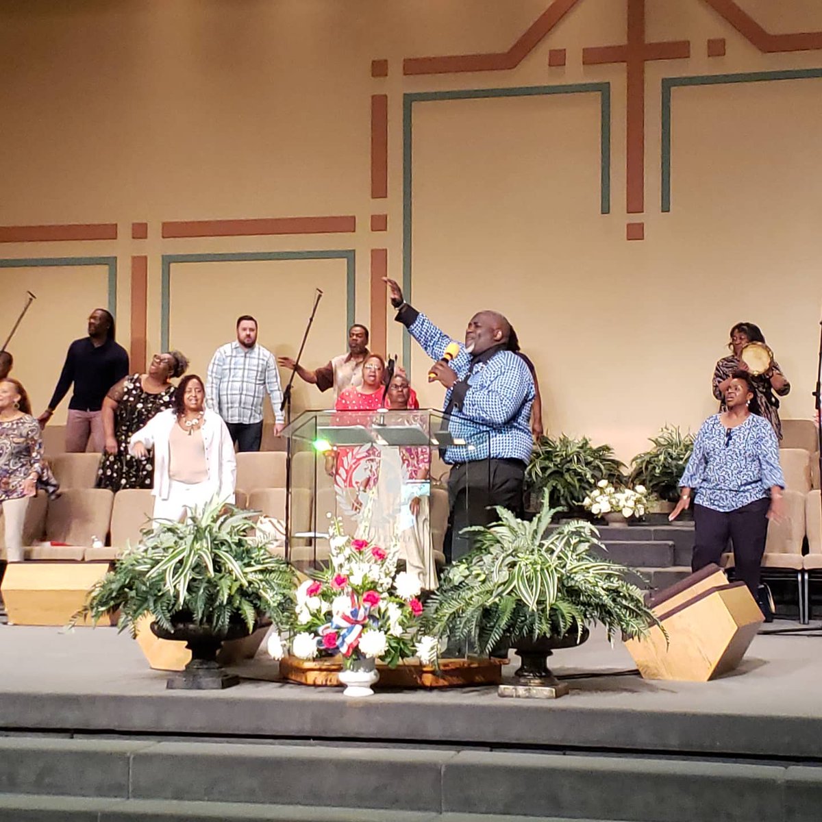 Phillips3620's tweet photo. Senior Pastor James Washington

"God is working through your trials for your good and His glory" 1 Sam 1:1-8 https://t.co/FguXNVPpqz