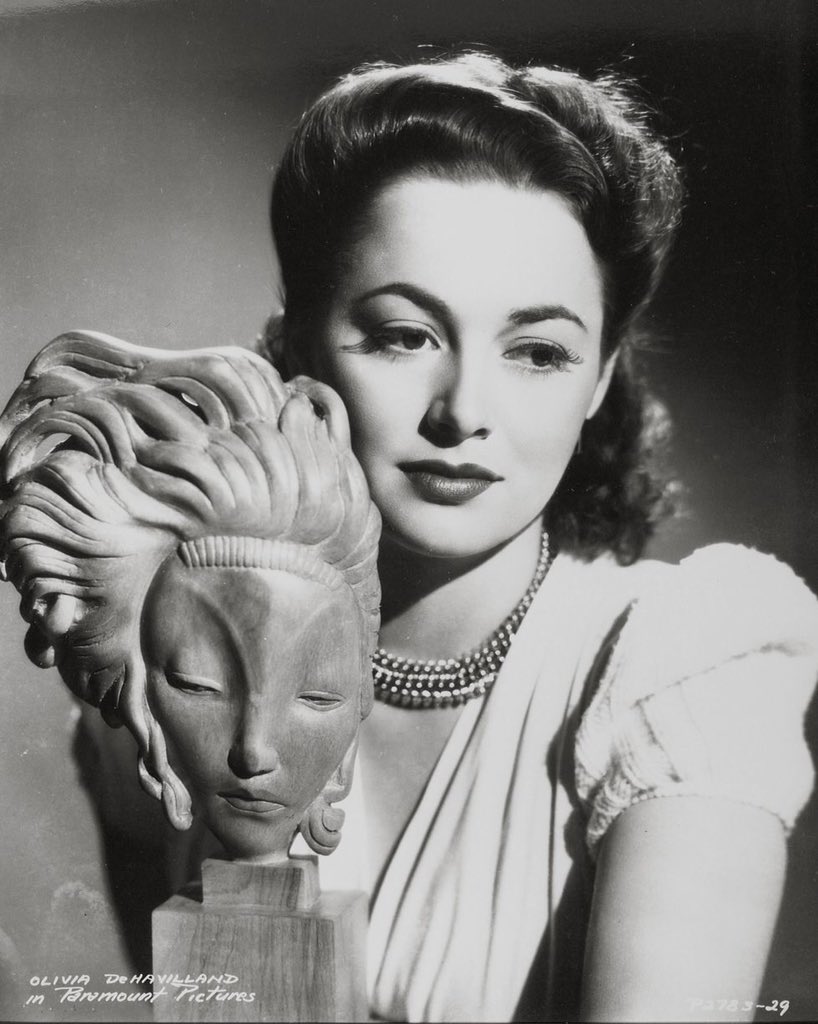 FAN_GoldenAge's tweet photo. Heart destroyed...
RIP Dame #OliviaDeHavilland
#Hollywood #Legend #GoldenAge https://t.co/HVKRM2bqjx