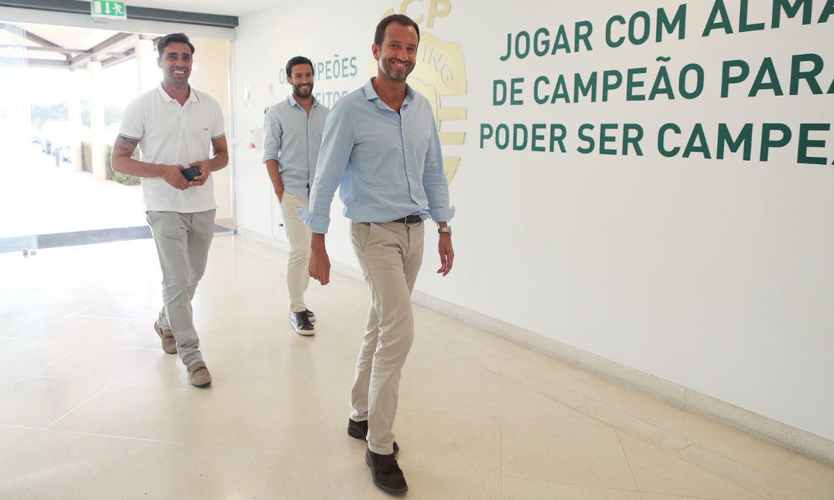 JoaoJoaorr's tweet photo. Palhaços https://t.co/SSiBxb7BEG
