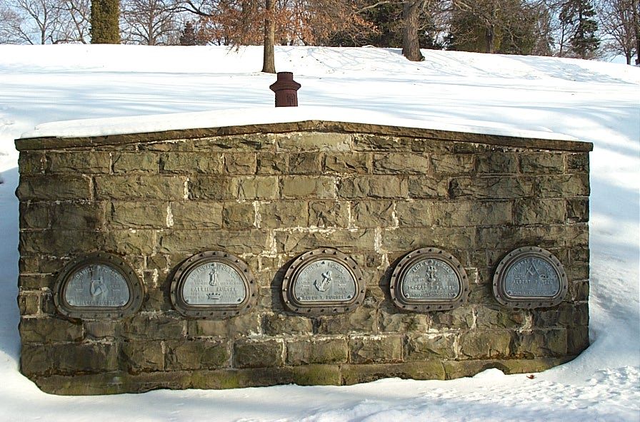 (1/11) Thread on PREMATURE BURIALThis is an "Escapable Burial Chamber" built by Thomas Pursell for himself & his family. The ventilated vault can be opened from the inside by a handwheel attached to the door. Pursell was buried there in 1937, and (so far) has never reemerged.