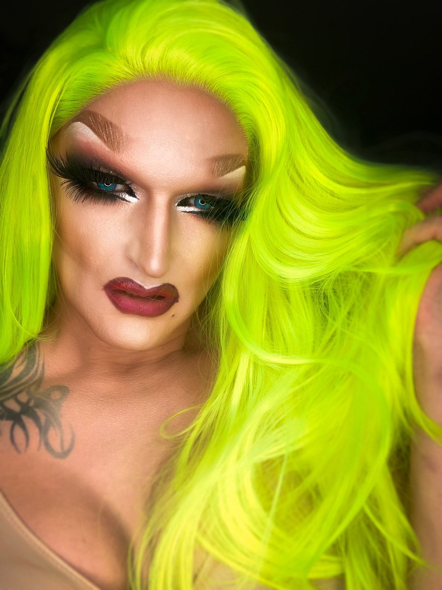StationDRG's tweet photo. Neon Goddess!
.
.
.
.
.
.
.
.
#neon #Aliens2020 #dragrace #rupaulsdragrace #canadasdragrace #sheacoulee #gay #dragmakeup #makeupartist #dragmother #QueensRanting https://t.co/FmY2mMhEPe