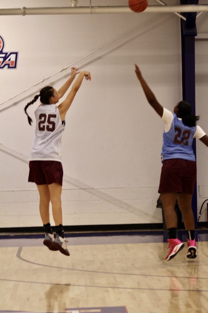 MDBelles2021's tweet photo. Believe every shot is going in 🌟 #ShooterMindset https://t.co/EdkU1J2kh3