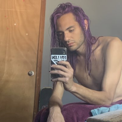 #NewProfilePic with accurate hair color https://t.co/gkJpiEKW1J<a href="/tag/newprofilepic"class="tags">#NewProfilePic</a>