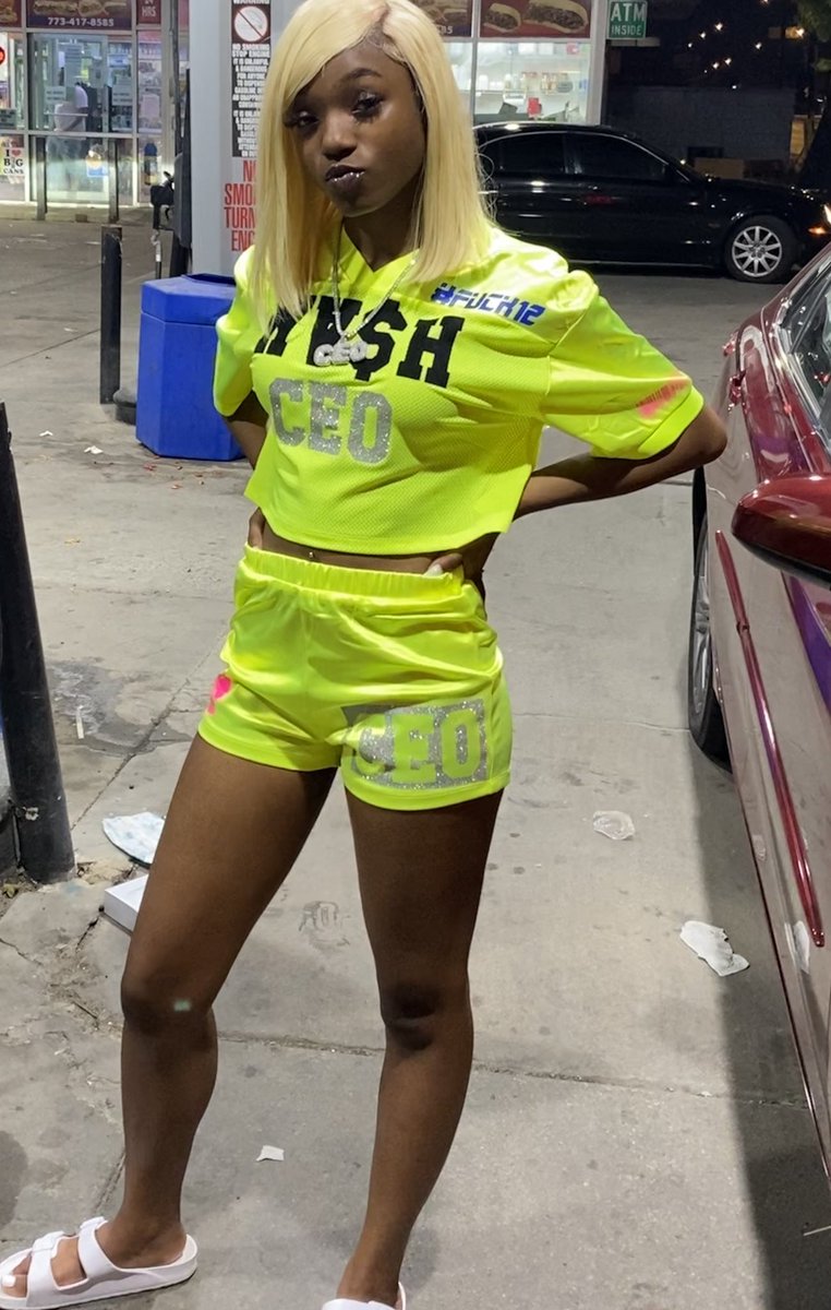 CEOKupkake's tweet photo. N🚫 fraud shit but I’m flipping shit 🔃
Ima CEO, that mean I run shit 💼
Got ya favorite girl Inna ʞ ∀ $ H fit💰
Korrupt KA$H
#KA$HKutie #CheckTheDetails https://t.co/YGtEaXOidR