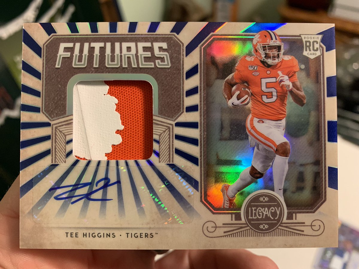 TimothyTmaciag's tweet photo. -Chase young auto /20 - 100$
-Lynn Bowden RPA /30- 50$
-Tee Higgins RPA /25- 30$ 
Plz RT @Bmoney888 @Socoolie @HobbyConnector https://t.co/XvuM8d7pmq