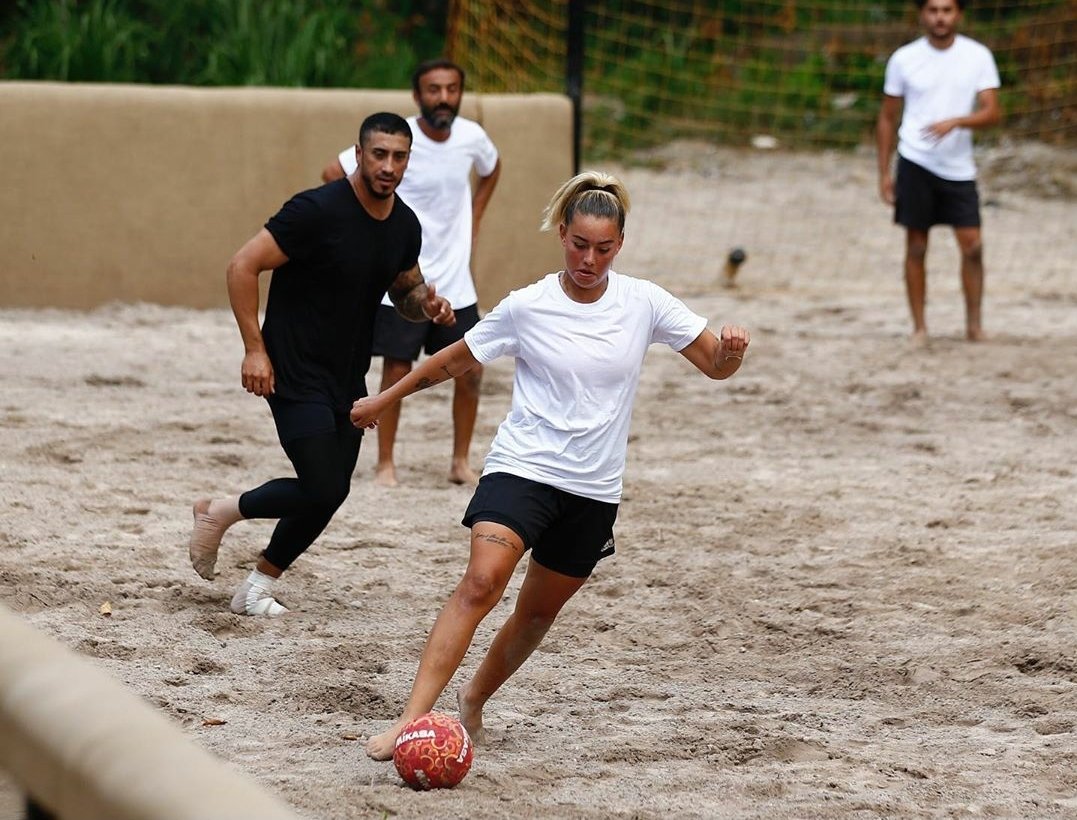 Aycan Yanaç : " Futbol okulu açmayı istiyorum "