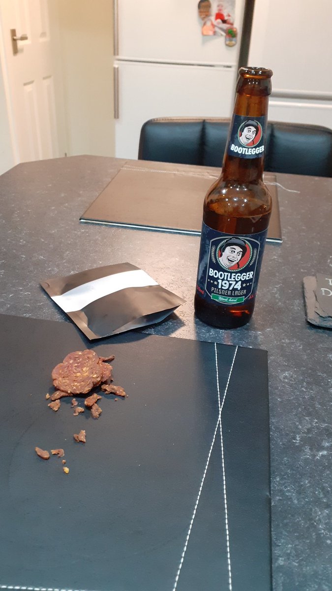 hywegriffiths's tweet photo. @PeteCurnow @cwmfarmsalami @Glynrhian @WXM_Lager @bootlegger1974 @RupertMoon Better late than never 🤣🤣 https://t.co/ZziM25dOI0