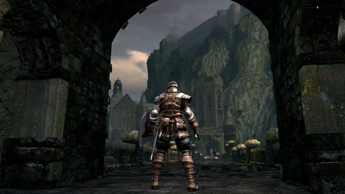 فعلى سبيل المثال بأمكانك رؤية منطقة Duke's archive من مرحله مبكرة جدا في اللعبه، كذلك تستطيع رؤية شجرة ال Great hollow من منطقه firelink shrine والكثير من الاماكن الاخرى التي يمكن رصدها من بعيد بشكل مبهر