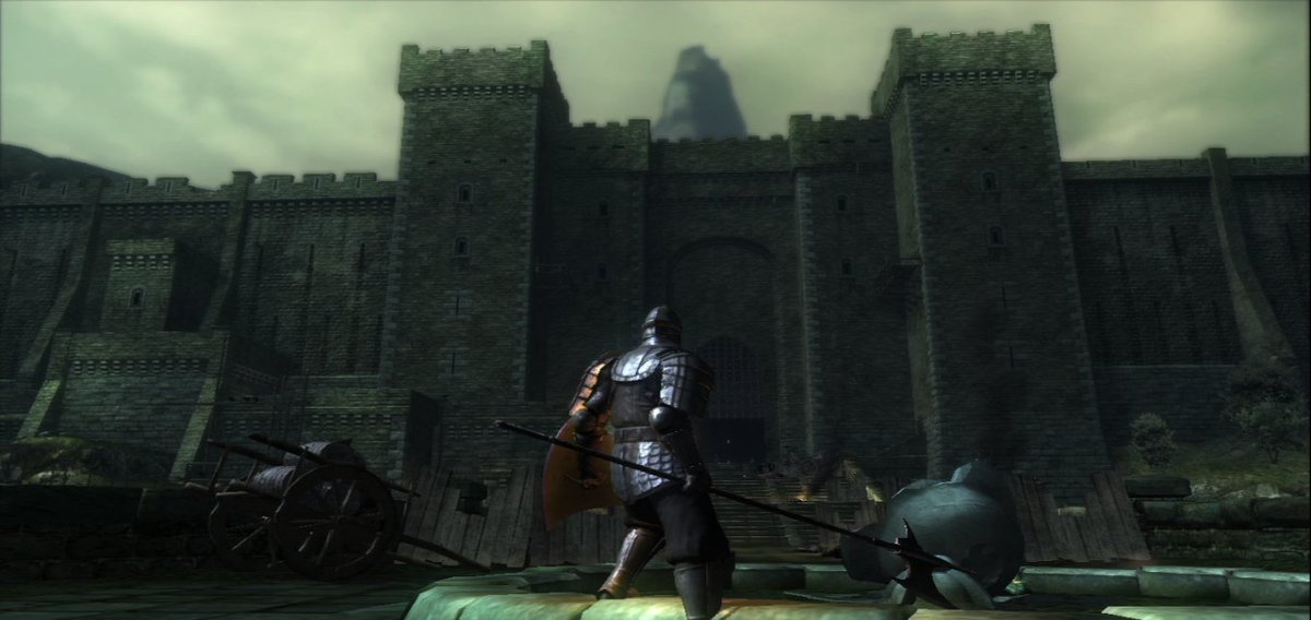 وهنا تأتي النقطة الاهم والتي تتمثل بحب ميازاكي لهذا الاسلوب.. اسلوب تشويق اللاعب للمراحل المتقدمة من اللعبه منذ البداية، حتى ان ذلك ظهر جليا في اول العاب ميازاكي Demon's souls .. هذا الشيء يعطينا تصور بسيط عن طريقه تفكير ميازاكي بالعالم المفتوح