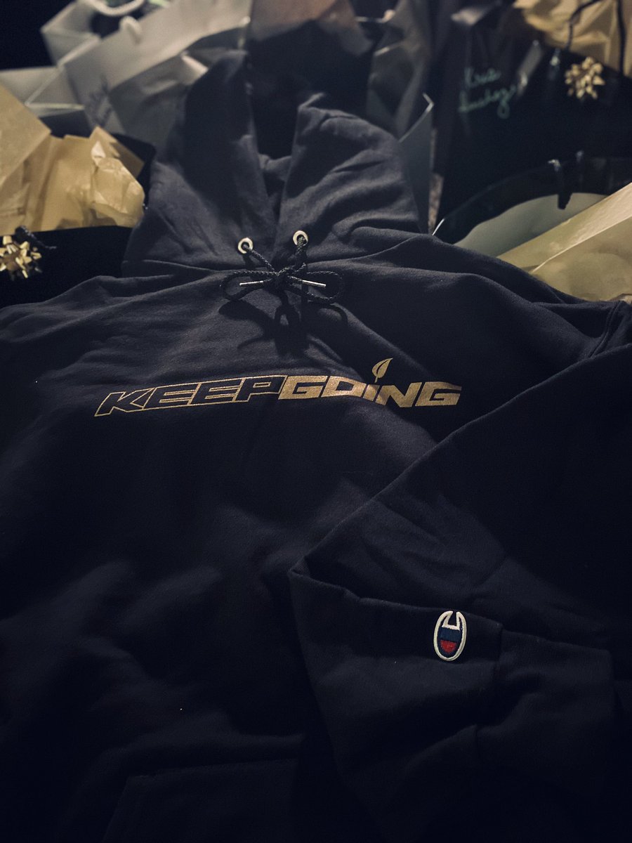 GTuck13's tweet photo. For my students I had as 8th graders back in 2015 who recently graduated from high school this year.....KEEP GOING

#KeepGoing 🦁🏁
#MyRosebuds 🌹 https://t.co/p0heaBSvtO