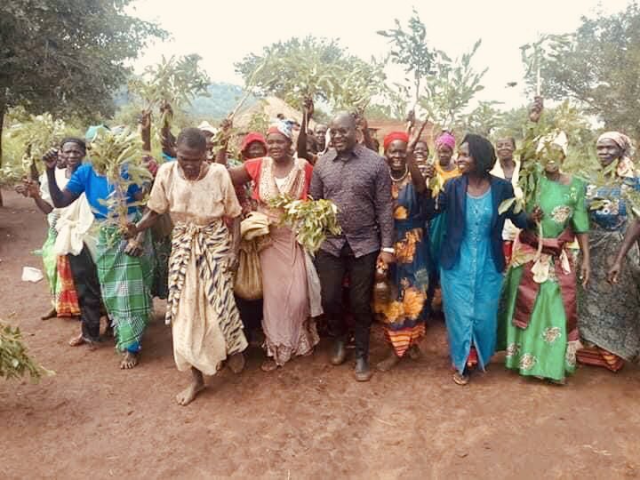 BuffaloSoldierA's tweet photo. Julius Peter Ochen, aspiring NRM candidate for MP Aruu North, isn’t into the “#COVID19 SOPs”; taking a leaf from @JaneRuth_Aceng et al.
STOP TORMENTING ‘OPTIONAL’ CANDIDATES WHO ARE ALSO LOVED BY CONSTITUENTS! 🙄
#NoToScientificElections
#LevelTheGround⚖️
#PeoplePower_OurPower✊ https://t.co/56r2TRrKiw