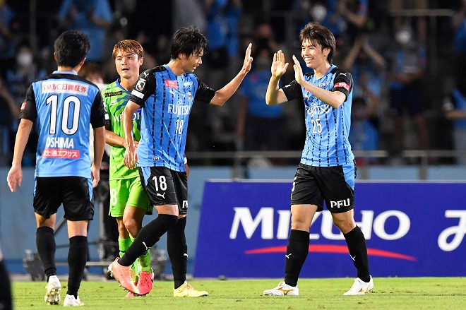 サッカーダイジェスト ｊリーグ J１採点 寸評 川崎 ３ １ 湘南 期待のルーキードリブラーが見事な逆転弾 両監督の采配も光る サッカーダイジェストweb T Co 2uu4auma6n 川崎フロンターレ Frontale 湘南 ベルマーレ T