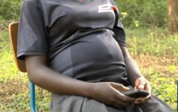 citizentvkenya's tweet photo. Baringo teens trading sex for money to buy sanitary towels https://t.co/Op9gRUShx1 https://t.co/fHCjxztmNB