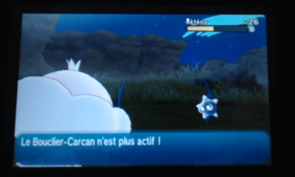 NyralliaSH's tweet photo. Et c'est le petit Météno couleur réglisse qui pop après 5472 rencontres ! Il est vraiment magnifique, par contre mes yeux ont souffert à force de fixer tous les Météno qui apparaissaient 😂 On va maintenant partir sur Guérilande... Gloups. https://t.co/NEvIZSjWpJ