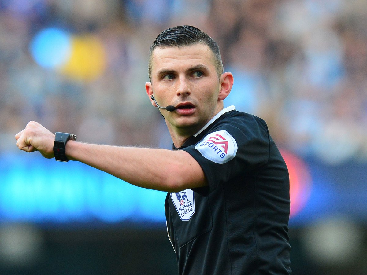 tompoole04's tweet photo. Michael Oliver and his watch are Villans. Pass it on. #UTV #wearestayingup https://t.co/3lL8uh5Jfa