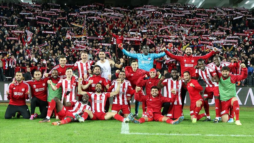 The first season with <a href="/SivassporKulubu/">Sivasspor</a> is done ! Glad to be part of this team ✅👍🇹🇷
Thank you all for your support ! We will back soon with others goals Insh'allah ! 💪
