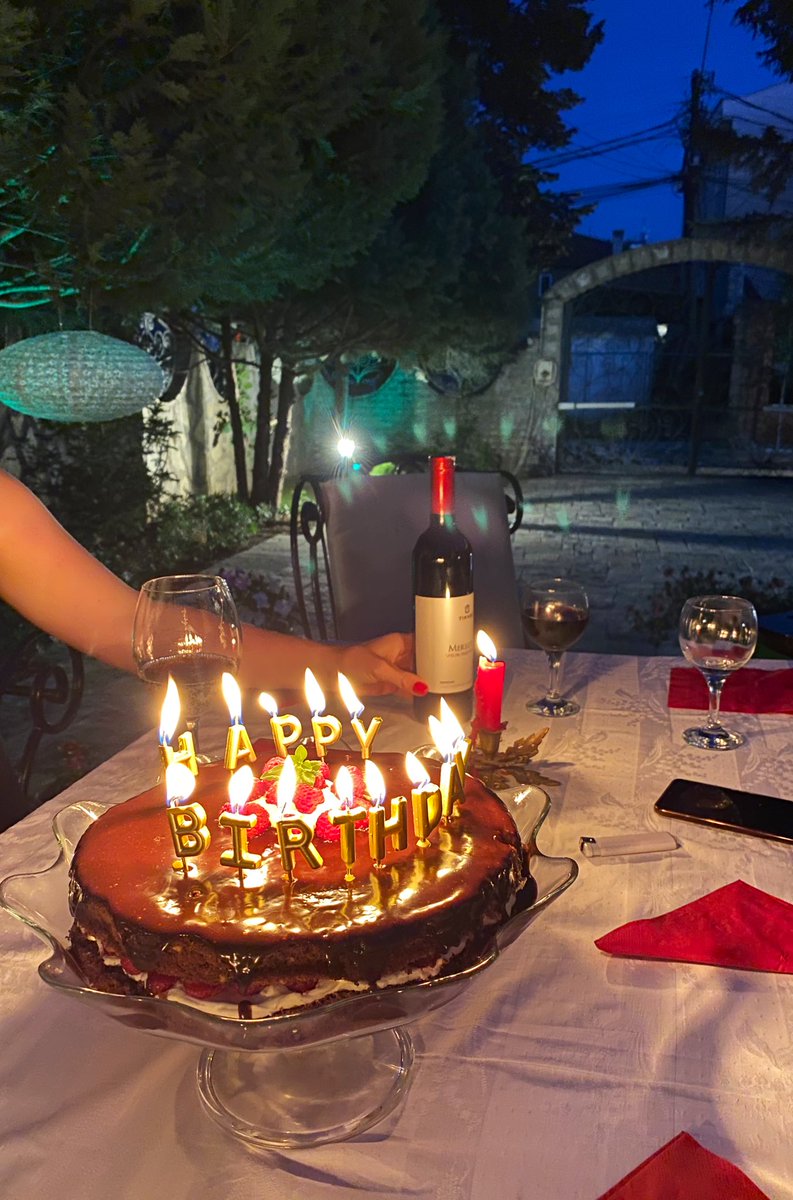 MonikaMaloku's tweet photo. birthday celebrations at the house 🥂 https://t.co/k6c9LyptTJ