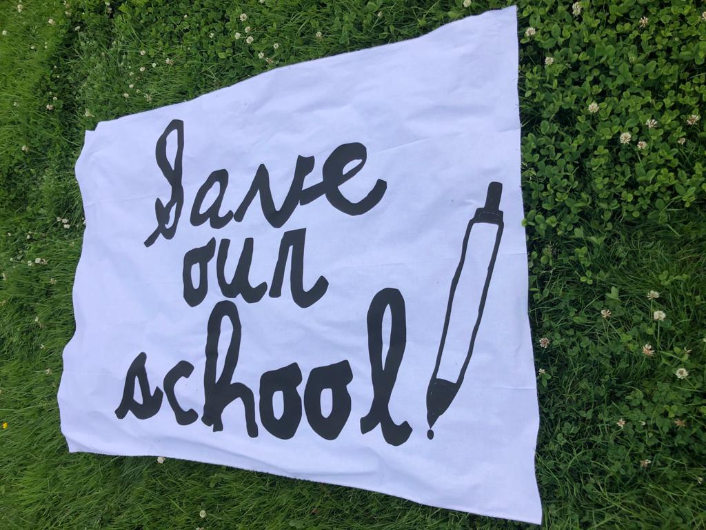 EtssSos's tweet photo. Firhouse Educate Together Secondary School mounts protest as time runs out with no answers and no viable options offered from the Department of Education and Skills

https://t.co/nUXH152vrb 

@carlobrien @emma_okelly @Kdonnellyindo https://t.co/iQ3sSNGUKu