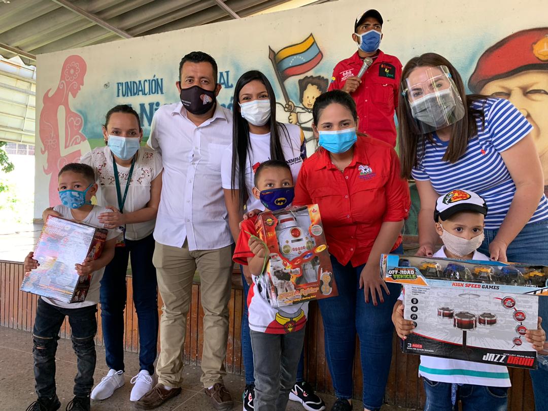 Cristhofercont_'s tweet photo. 📸🎈 Cumpliendo instrucciones de nuestra Gob. @gestionperfecta @sainalara1, @fundaescolar @educacionlaraoficial y @gestiongoblara fuimos parte de una mañana de juegos y diversión a cargo #Cortulara y el #TeatroJuares dedicada a nuestros niños y niñas pacientes oncológicos. https://t.co/PNgVSloXNs
