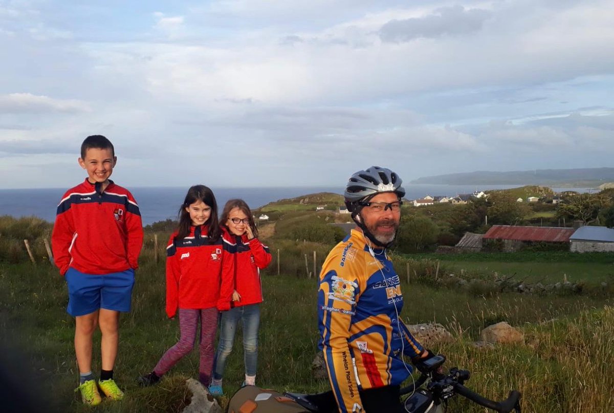 CrusheenGaa's tweet photo. @BMLThendrik got a great boost on his cycle along the @wildatlanticway as he was met by @CrusheenGaa's Clodagh,Paddy &amp; Sarah Harkin at Glengad😁👏👍
Just what he needed for the final push!

Please help support Hendrik and a fantastic cause at link below

https://t.co/VKUQ2z3TSs https://t.co/zddPPt7DHA