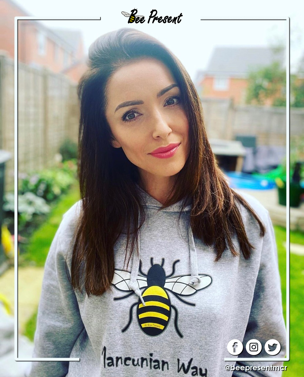 beepresentmcr's tweet photo. Mrs Galaxy UK @NataliePaweleck  proudly showing off her Mancunian Way hoodie 😍. Natalie will be known to City fans as the presenter of @citysquarelive alongside @FanzoneDanny. Hoodie and tops are available online now

https://t.co/otwC4I3PwD

#manchesterfashion #beepresent https://t.co/5nWnB5hX6W