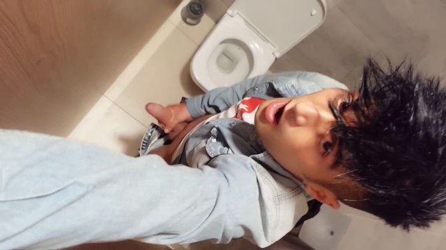 Twink cums on stall wall and floor in the shopping centre toilet just sold again on Modelhub: https://t
