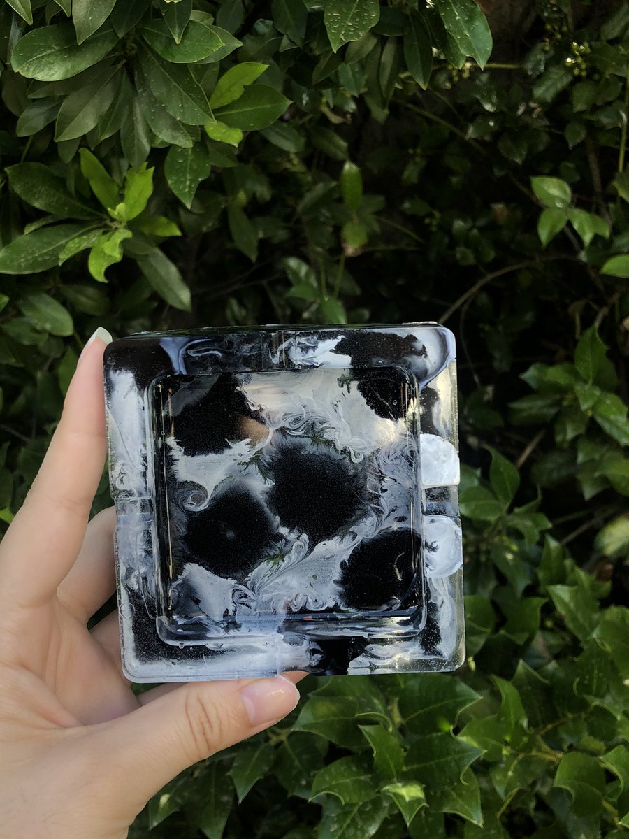selenitem00n's tweet photo. please follow the ig page for my new small business • hon.eydrops • ♥️ i make jewelry &amp; ashtrays/jewelry holders!!! 🍃 any rt helps thank uuu 🌙 https://t.co/I4dIKaSrQd