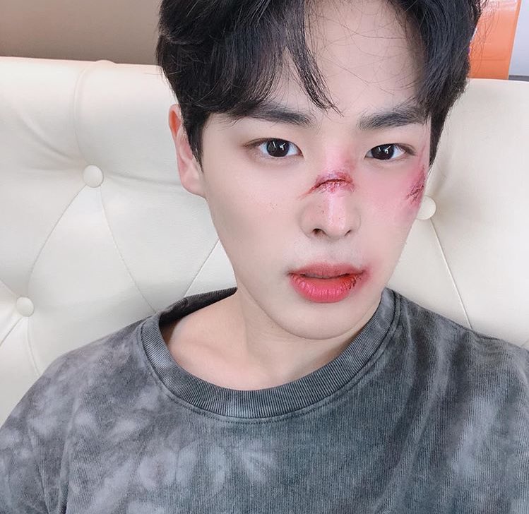 -byungchan selcas; a long but very necessary thread♡