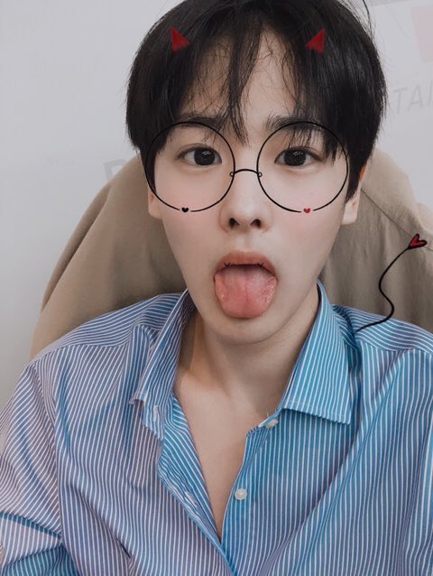 -byungchan selcas; a long but very necessary thread♡