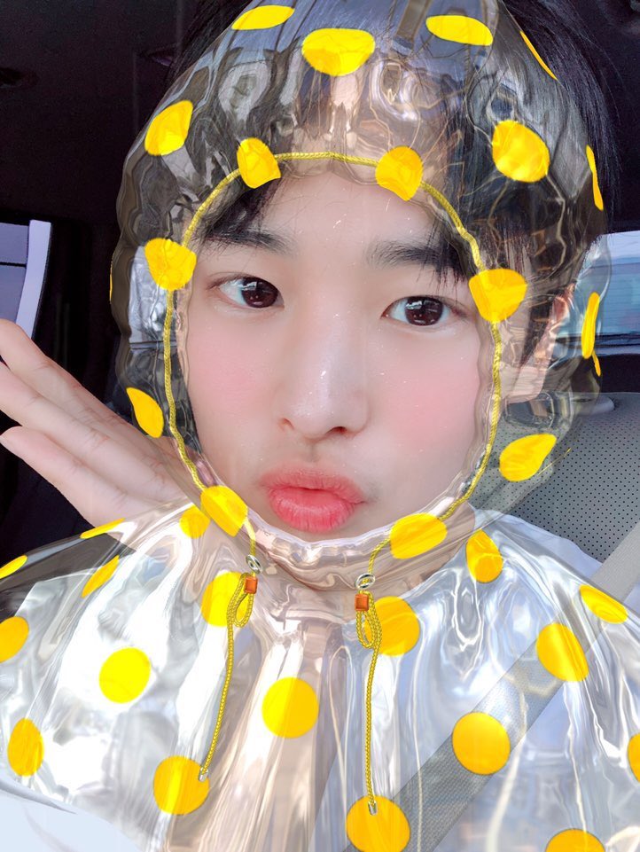 -byungchan selcas; a long but very necessary thread♡