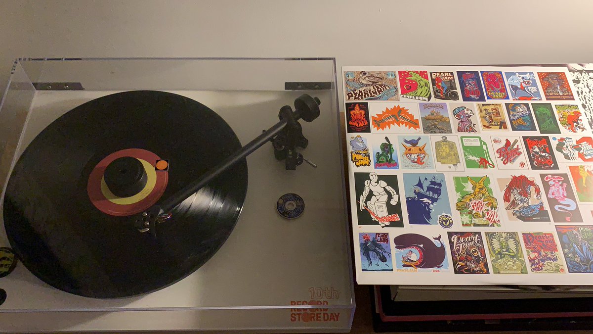 theboytemps's tweet photo. Spin the Black Circle!!! If you say so EV... #PearlJamListeningParty #messageunderstood https://t.co/9Qoeb8a62j