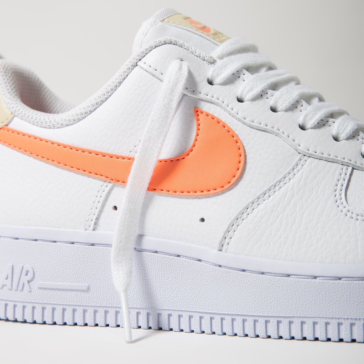 titoloshop's tweet photo. brighten up your day with sunday with the "Atomic Pink" Wmns Air Force Ones.
Available for purchase โก๏ธ https://t.co/1no7rKJf0L
โ
US 5.5 (36) - US 9.5 (41)โ
style code ๐ 315115-157โ
โ
#titoloWOMANโ
#titoloโ
#titoloSHOP
#nike #af1
#airforce1
#atomicpink
#titolostyle https://t.co/bnrdEdSygb