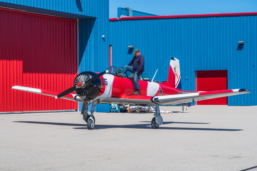 RickGrant: A Chinese built Nanchang CJ6-A trainer passing through Calgary.

The CJ6-A is a successful Chinese design that has been in production since the 1950's. 

#avgeeks #warbirds #rareaircraft #planespotting #aircraftphotography #aircraftrestoration…