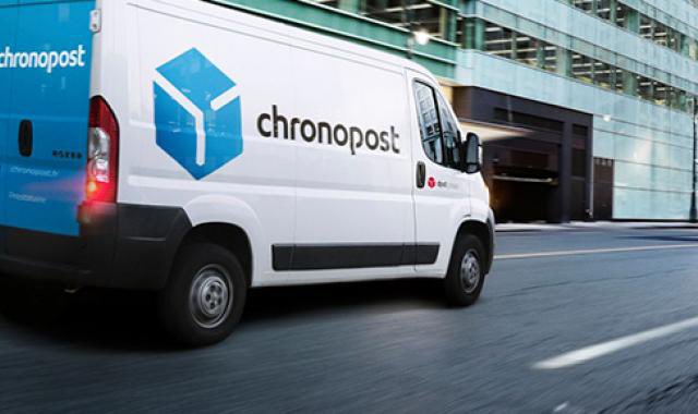 E_Souri's tweet photo. #RT #chronopost A tous ceux et celles qui sont victimes de vol de colis  @chronopost une plainte collective est en route. N’hésitez pas à me DM votre numéro de colis et une rapide explication de votre cas. J’aide tout le monde. SVP partagez! #ousontnoscolis https://t.co/EfCCXcDjKg