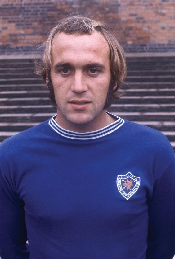 robertmdaws's tweet photo. #RodneyFern played as an amateur for Measham Imps before turning professional in 1967 with Leicester City.@LCFC #LCFC https://t.co/pJossUrslp