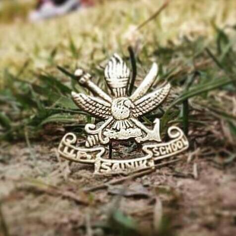 10/nCaptain Manoj Kumar Pandey was a proud  #Upsainian/ from UP Sainik School ( #UPSS). This school is celebrating its diamond jubilee. It was first Sainik School of Country established on July 15, 1960. Also,it was first to allow girl Cadets. And only school with PVC.  @ajaydevgn