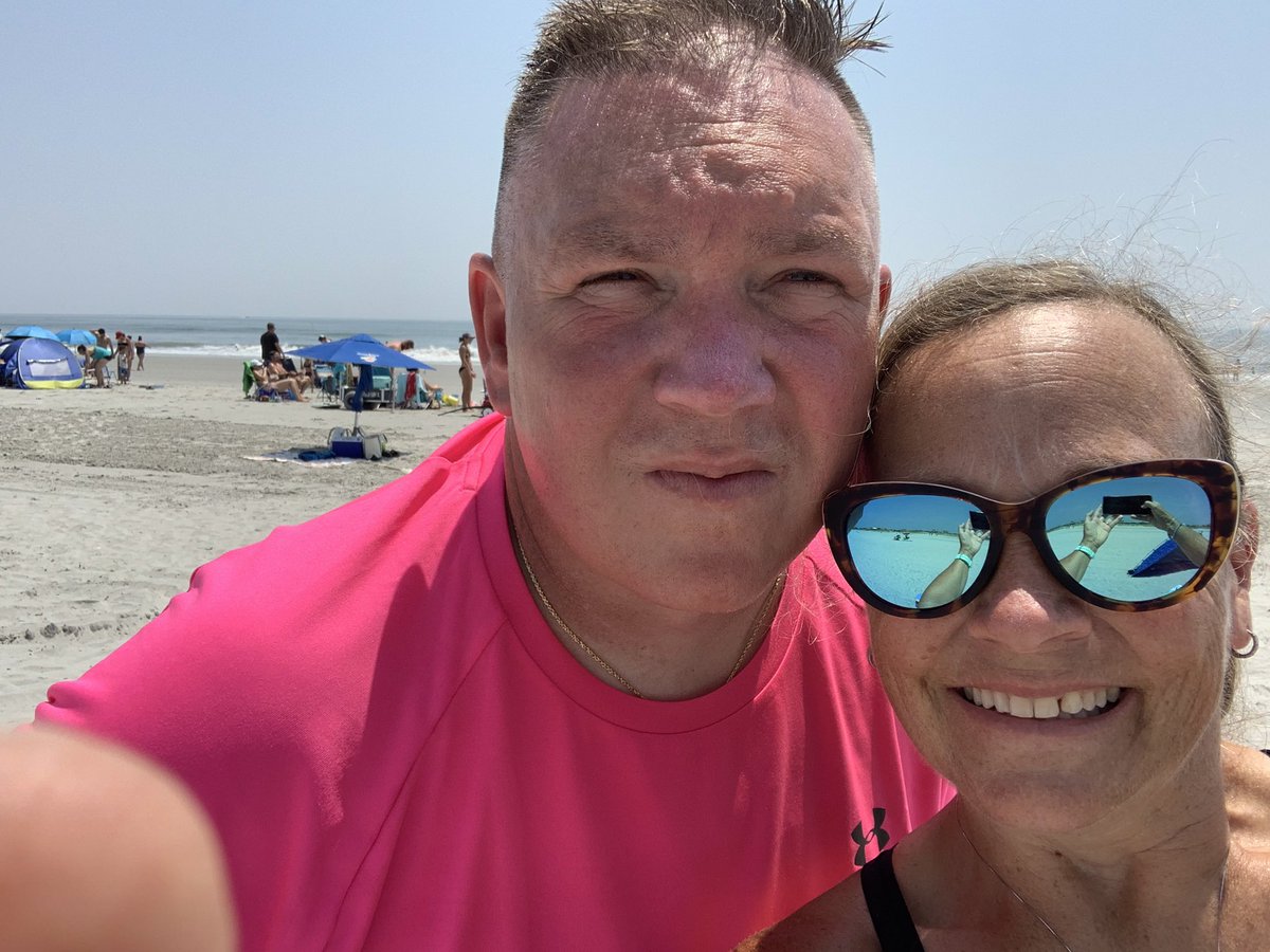 mwsutt's tweet photo. @EtownCollege Hey Etown a few weeks ago @DMS5169 and I were on the beach in Brigantine, NJ and the Etown banner came by. I got a picture of it and of Den and I on the beach. Aren’t we supposed to get a shoutout or some swag? #etownstrong#bluejays#1991grads https://t.co/IulGKnJP2H