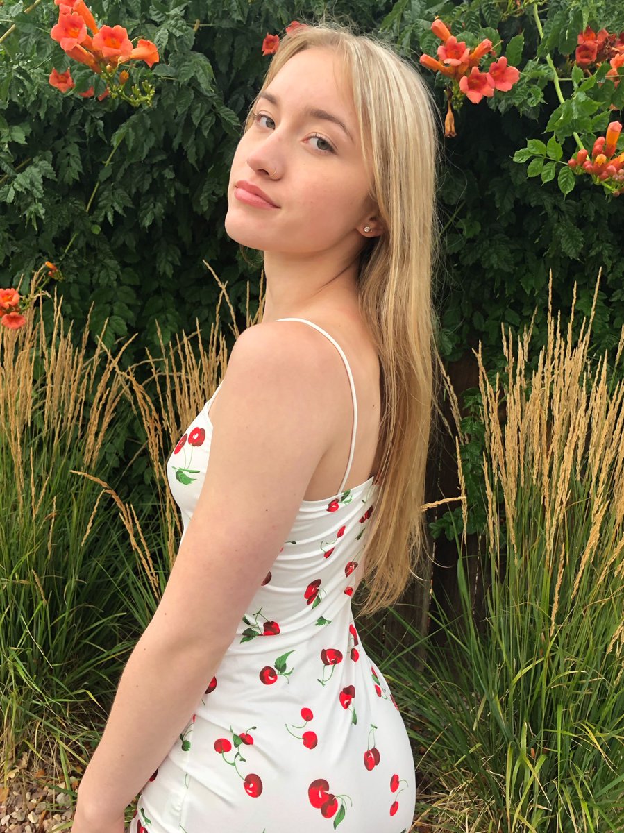 anicafayedolan's tweet photo. You’re passionate, baby🍒 https://t.co/Y1zzTM8DQy