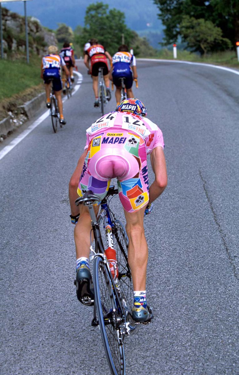 At the beginning of the new millennium Cadel Evans became the first Aussie to wear Maglia Rosa, and hopefully the last to wear those pants