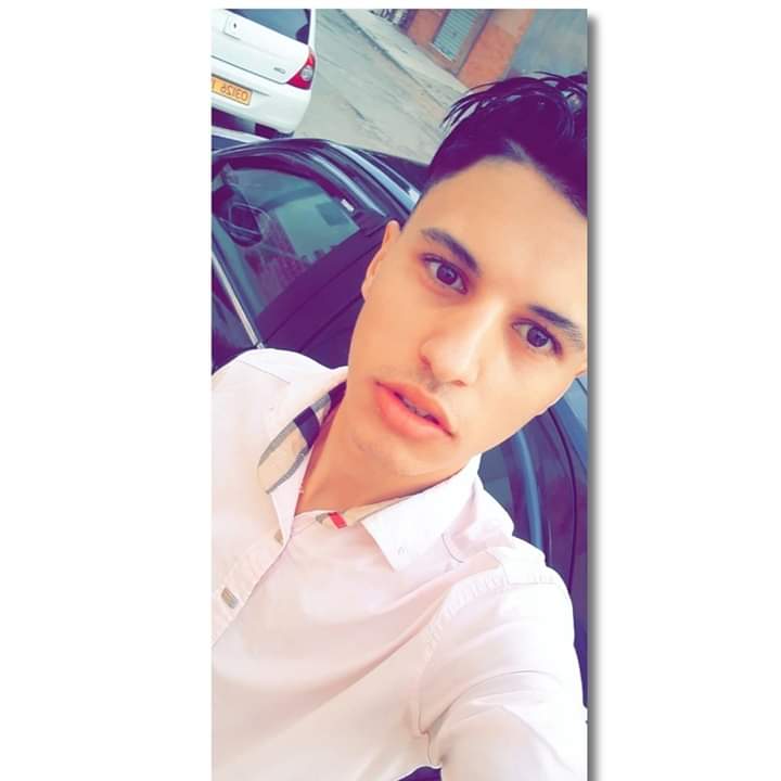 05Chamali's tweet photo. #NouvellePhotoDeProfil https://t.co/NZA3aDfi2a