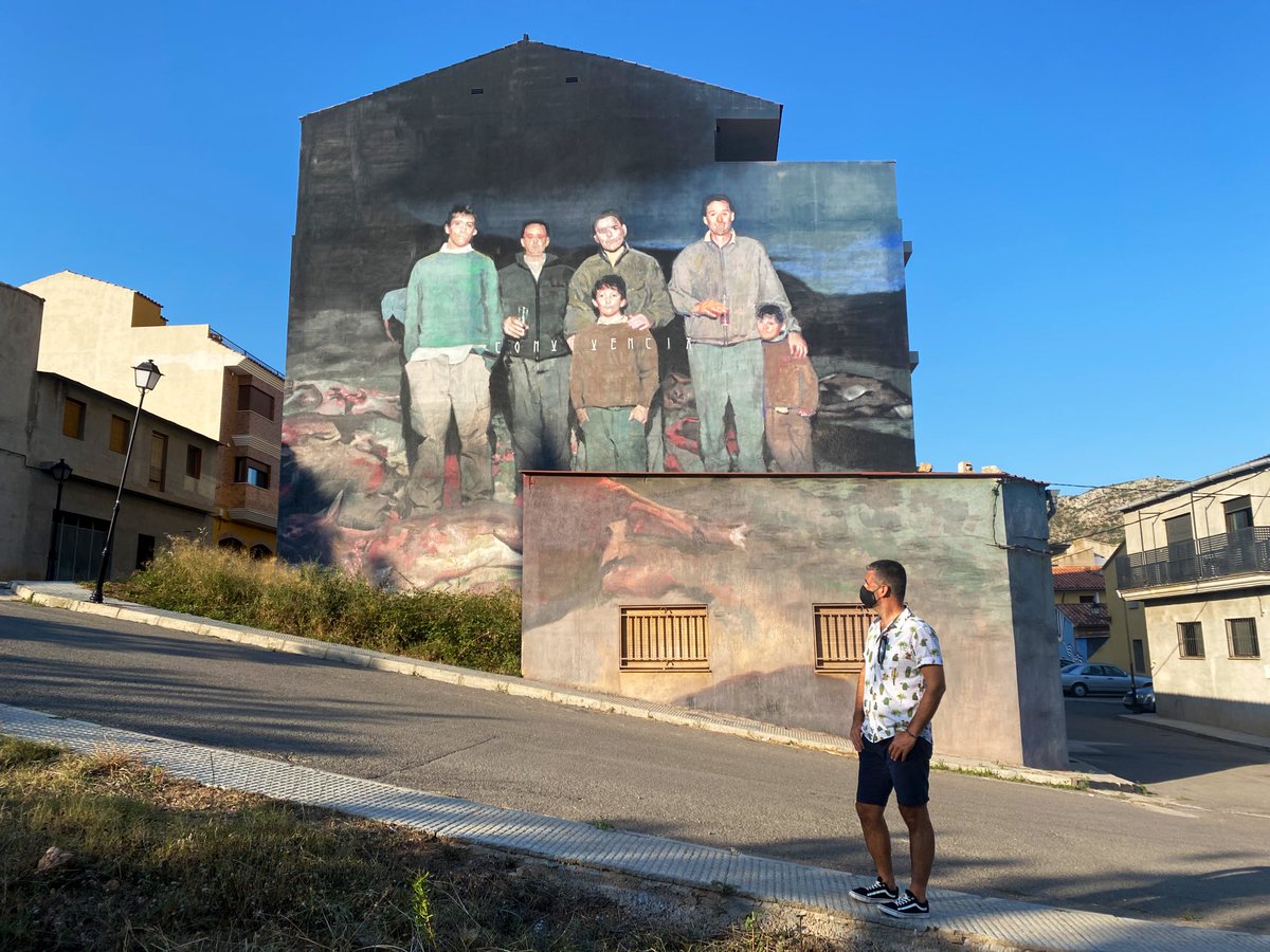 perefuset's tweet photo. Si vos agrada l’ #streetArt no podeu deixar de visitar #Fanzara a la comarca de l’ Alt Millars. Esta xicoteta localitat valenciana és un #MIAU Museu Inacabat d’Art Urbà que paga la pena conèixer de prop. https://t.co/dx5qlkZLdx