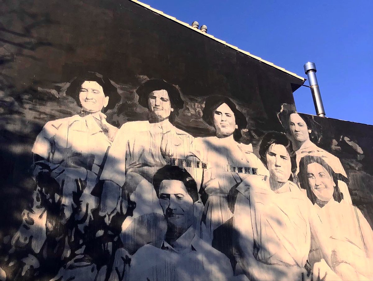perefuset's tweet photo. Si vos agrada l’ #streetArt no podeu deixar de visitar #Fanzara a la comarca de l’ Alt Millars. Esta xicoteta localitat valenciana és un #MIAU Museu Inacabat d’Art Urbà que paga la pena conèixer de prop. https://t.co/dx5qlkZLdx