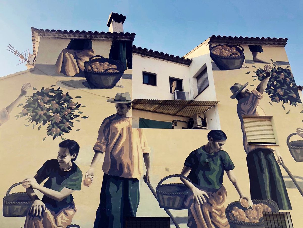 perefuset's tweet photo. Si vos agrada l’ #streetArt no podeu deixar de visitar #Fanzara a la comarca de l’ Alt Millars. Esta xicoteta localitat valenciana és un #MIAU Museu Inacabat d’Art Urbà que paga la pena conèixer de prop. https://t.co/dx5qlkZLdx