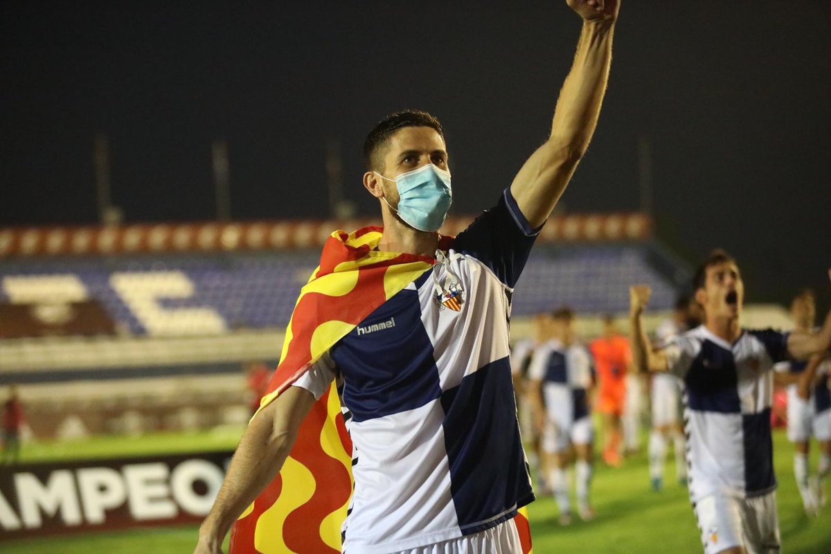 CESabadell's tweet photo. L’ASCENS 📸

💙 ORGULL! 

#3PartitsPerunSomni | #AdrenalinaArlequinada https://t.co/opdjXJxFXI