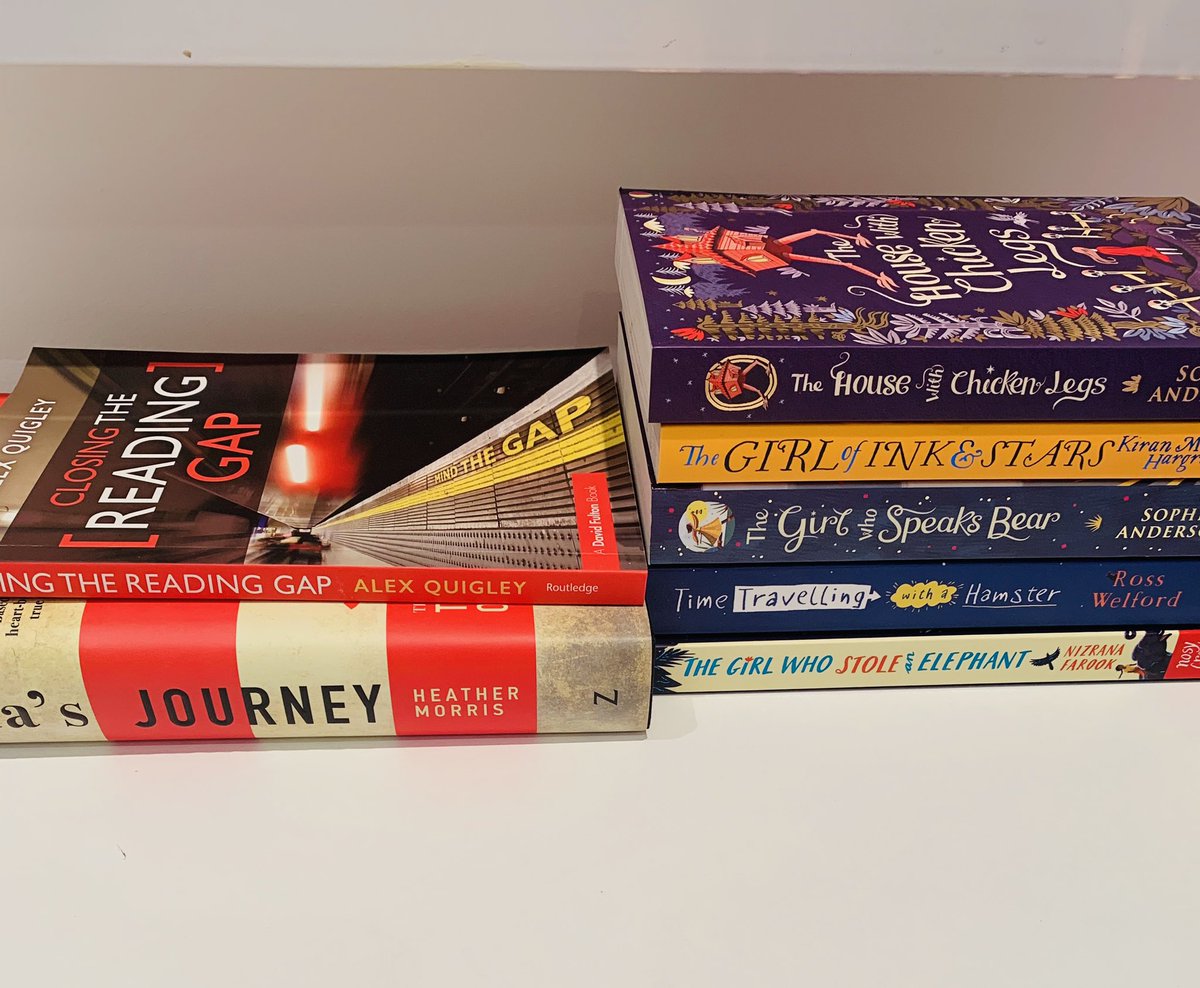 EmmaHornby17's tweet photo. I’m a bit late but here is my Summer reading pile to get through.... #readingforpleasure #readingCPD 📚🤓 https://t.co/lW26Z2yKzG